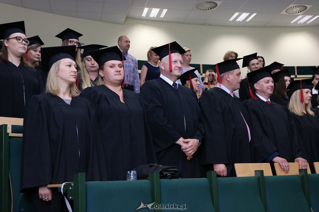 Zakończenie roku akademickiego w Wyższej Szkole Administracji Publicznej [28.06.2019] - zdjęcie #8 - eOstroleka.pl