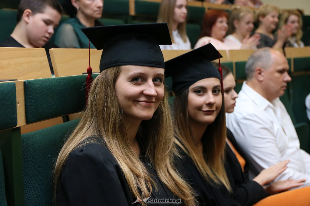 Zakończenie roku akademickiego w Wyższej Szkole Administracji Publicznej [28.06.2019] - zdjęcie #30 - eOstroleka.pl