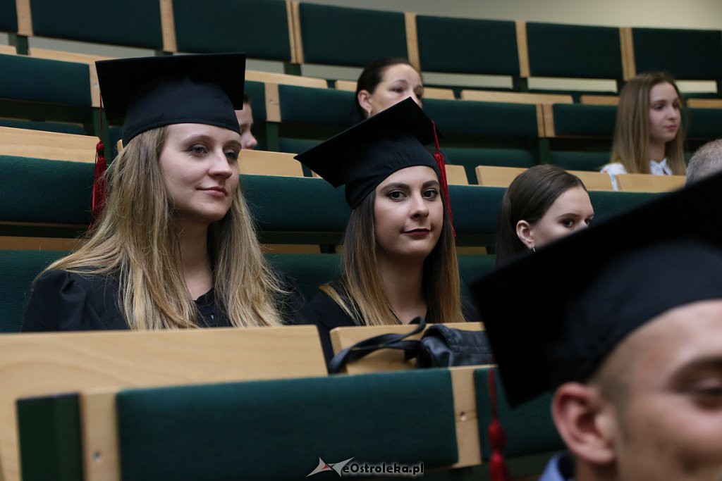 Zakończenie roku akademickiego w Wyższej Szkole Administracji Publicznej [28.06.2019] - zdjęcie #43 - eOstroleka.pl