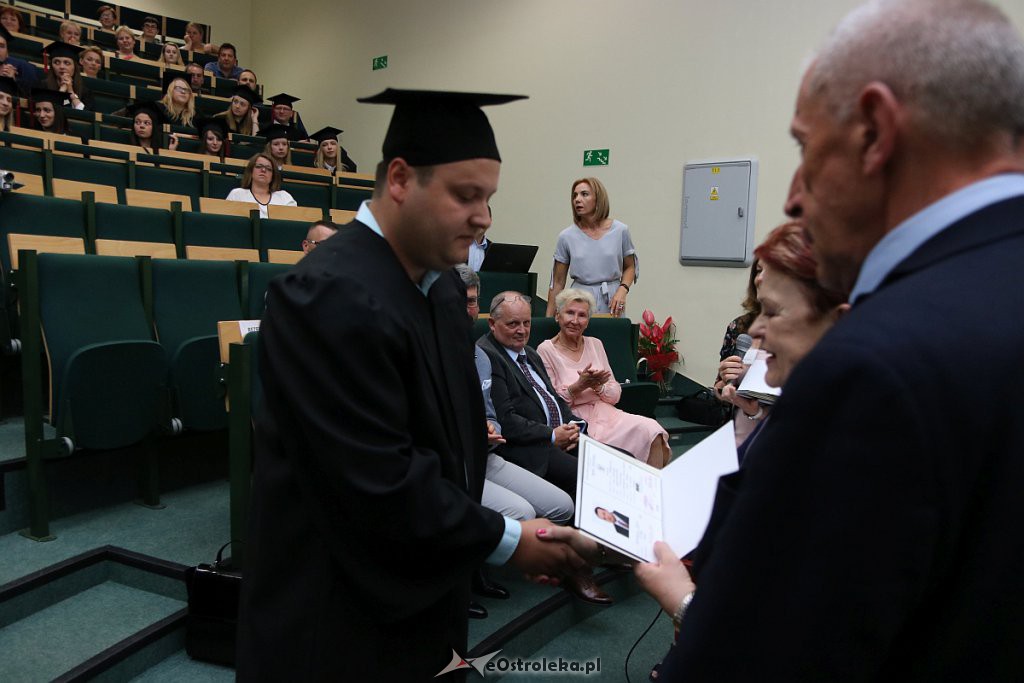 Zakończenie roku akademickiego w Wyższej Szkole Administracji Publicznej [28.06.2019] - zdjęcie #21 - eOstroleka.pl