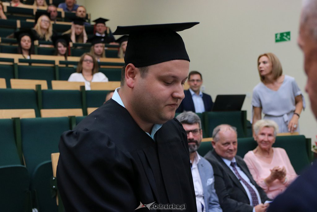 Zakończenie roku akademickiego w Wyższej Szkole Administracji Publicznej [28.06.2019] - zdjęcie #57 - eOstroleka.pl