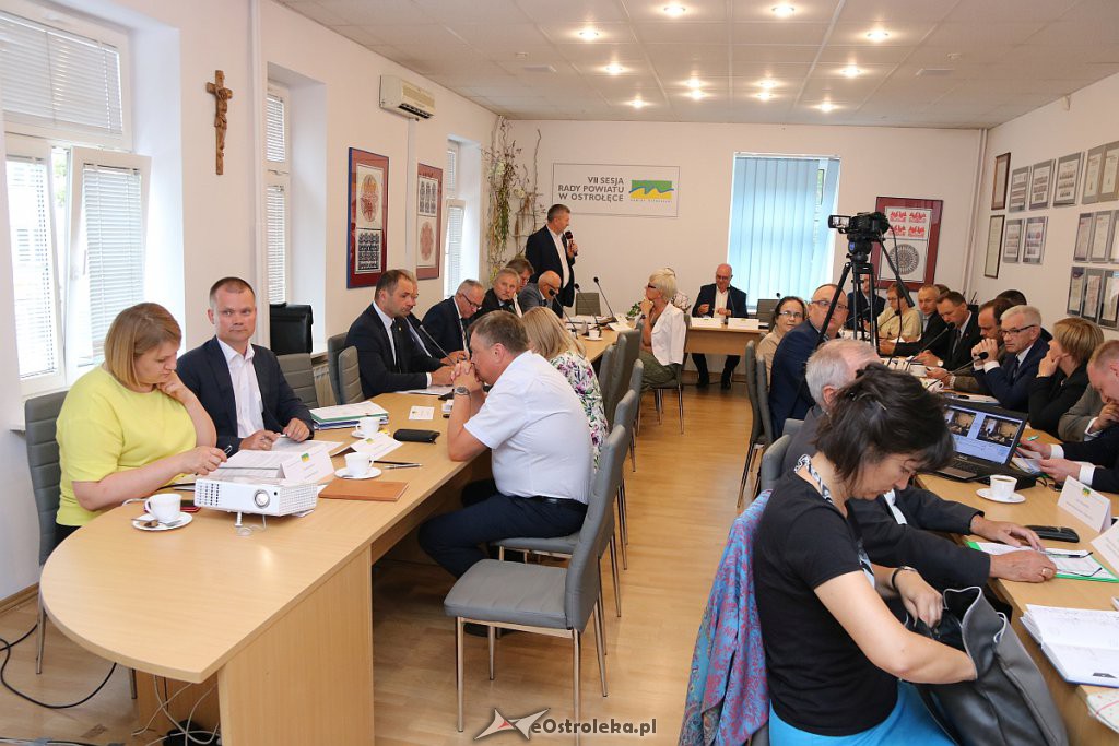 VII sesja Rady Powiatu w Ostrołęce [28.06.2019] - zdjęcie #3 - eOstroleka.pl