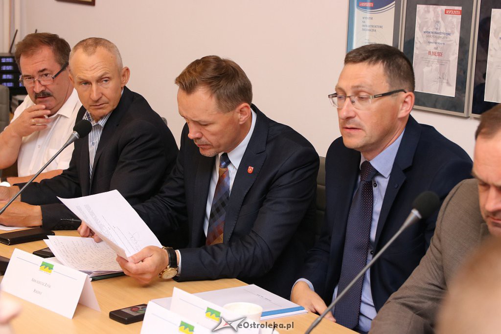 VII sesja Rady Powiatu w Ostrołęce [28.06.2019] - zdjęcie #10 - eOstroleka.pl