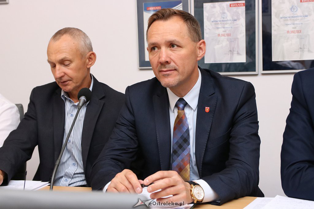 VII sesja Rady Powiatu w Ostrołęce [28.06.2019] - zdjęcie #21 - eOstroleka.pl