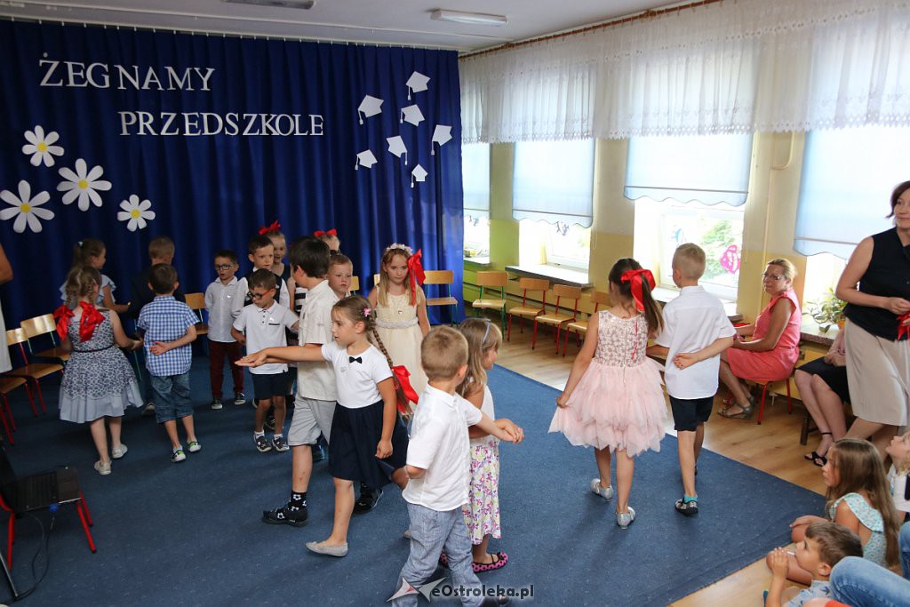 Siedmiolatki z „Krainy Misiów” pożegnały się z przedszkolem [30.06.2019] - zdjęcie #17 - eOstroleka.pl