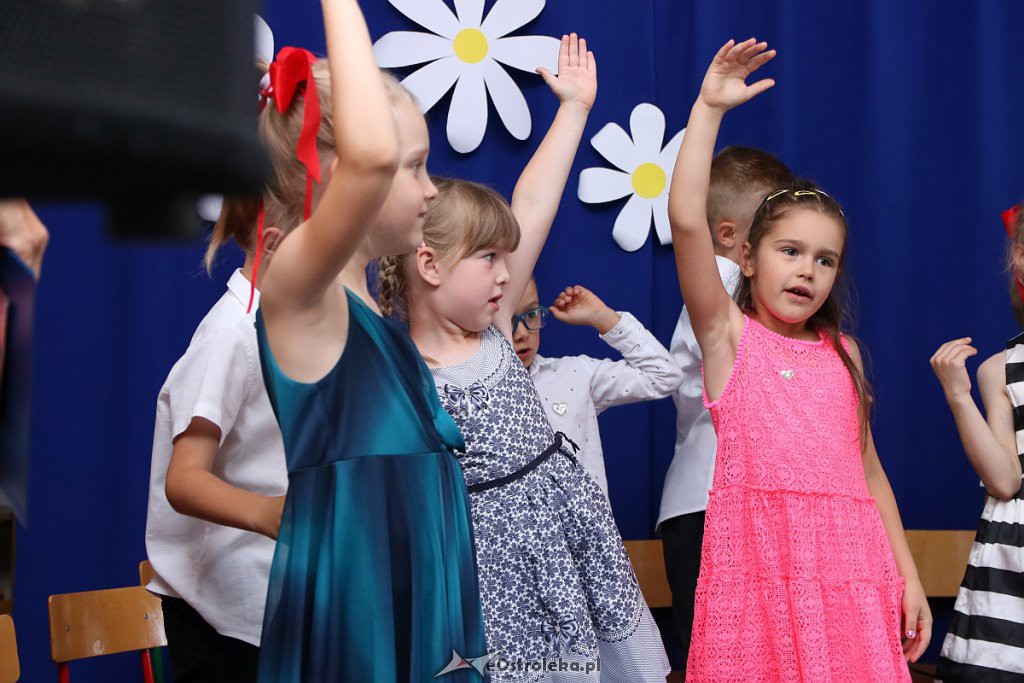 Siedmiolatki z „Krainy Misiów” pożegnały się z przedszkolem [30.06.2019] - zdjęcie #88 - eOstroleka.pl