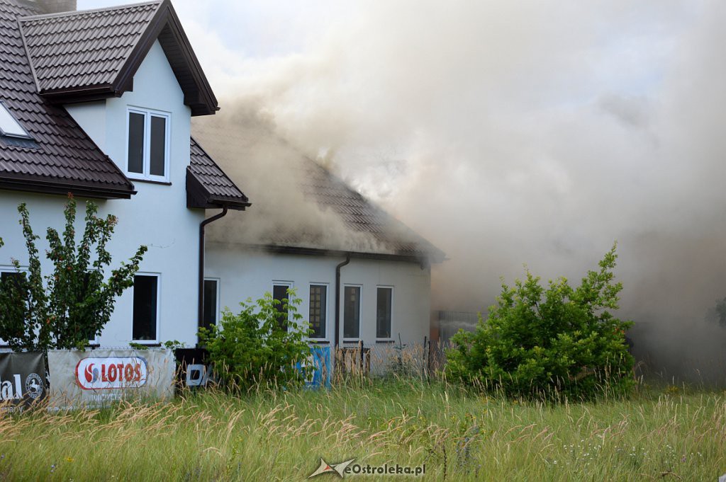 Pożar przy ul. Pędzicha [03.07.2019] - zdjęcie #7 - eOstroleka.pl