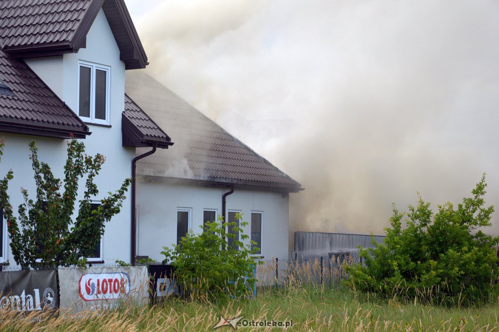 Pożar przy ul. Pędzicha [03.07.2019] - zdjęcie #18 - eOstroleka.pl