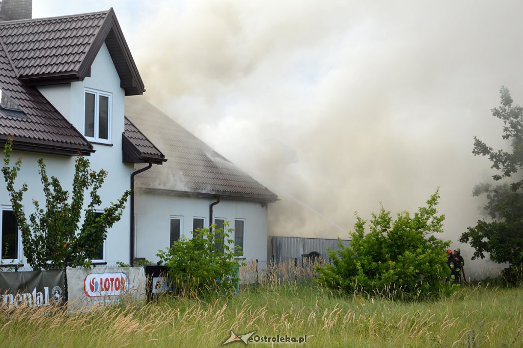 Pożar przy ul. Pędzicha [03.07.2019] - zdjęcie #20 - eOstroleka.pl