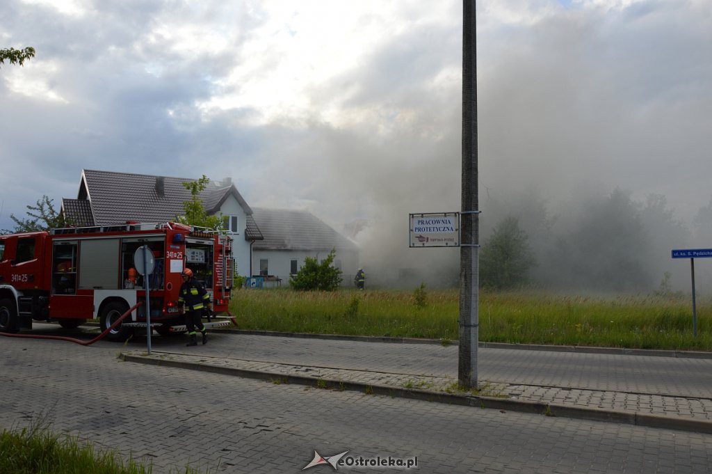 Pożar przy ul. Pędzicha [03.07.2019] - zdjęcie #29 - eOstroleka.pl