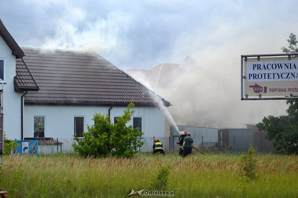 Pożar przy ul. Pędzicha [03.07.2019] - zdjęcie #31 - eOstroleka.pl