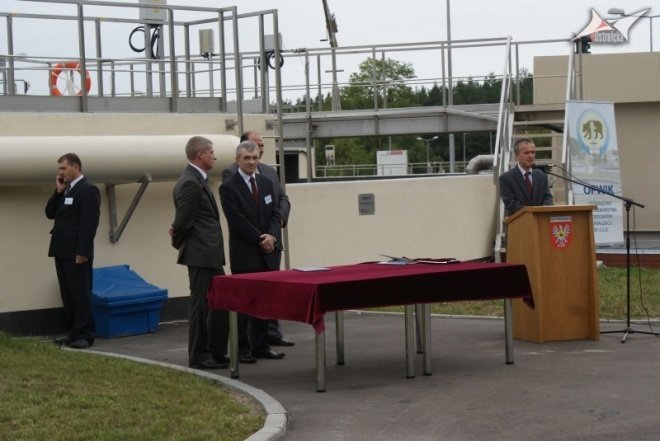Uroczyste zakończenie modernizacji oczyszczalni ścieków (26.08.2010) - zdjęcie #19 - eOstroleka.pl