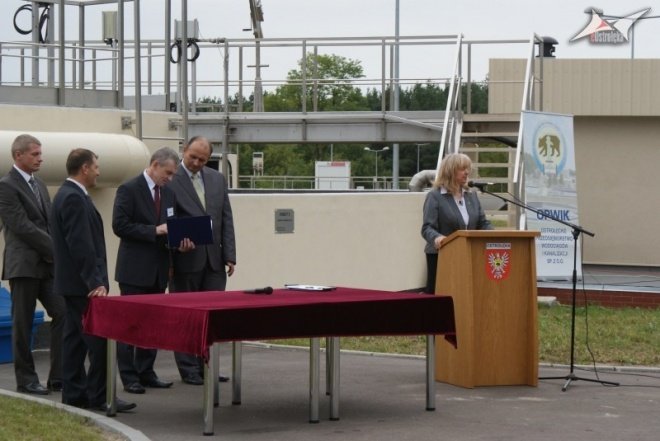Uroczyste zakończenie modernizacji oczyszczalni ścieków (26.08.2010) - zdjęcie #17 - eOstroleka.pl