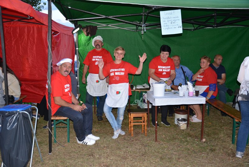 „Noc z gwiazdami pod gwiazdami” w Szarłacie: Koncert grupy Bayera i oświadczyny [ZDJĘCIA] - zdjęcie #121 - eOstroleka.pl