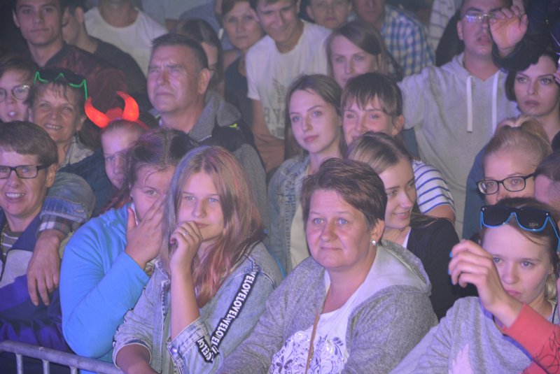 „Noc z gwiazdami pod gwiazdami” w Szarłacie: Koncert grupy Bayera i oświadczyny [ZDJĘCIA] - zdjęcie #42 - eOstroleka.pl