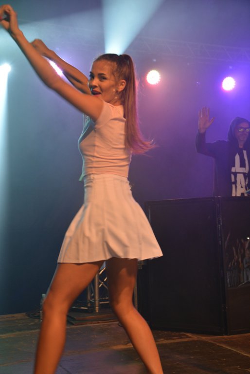 „Noc z gwiazdami pod gwiazdami” w Szarłacie: Koncert grupy Bayera i oświadczyny [ZDJĘCIA] - zdjęcie #50 - eOstroleka.pl