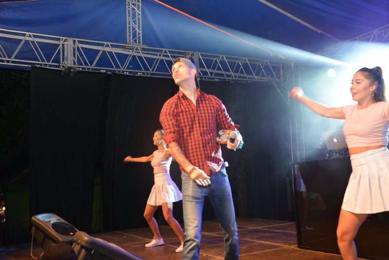 „Noc z gwiazdami pod gwiazdami” w Szarłacie: Koncert grupy Bayera i oświadczyny [ZDJĘCIA] - zdjęcie #23 - eOstroleka.pl