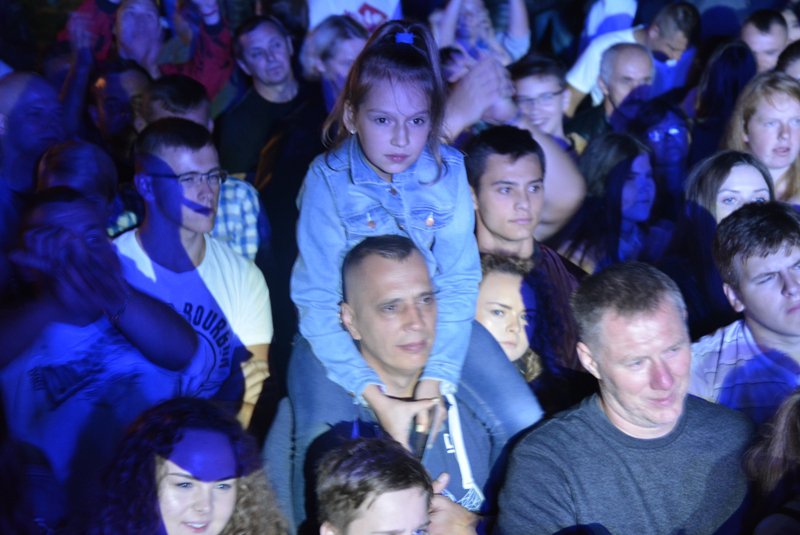 „Noc z gwiazdami pod gwiazdami” w Szarłacie: Koncert grupy Bayera i oświadczyny [ZDJĘCIA] - zdjęcie #15 - eOstroleka.pl