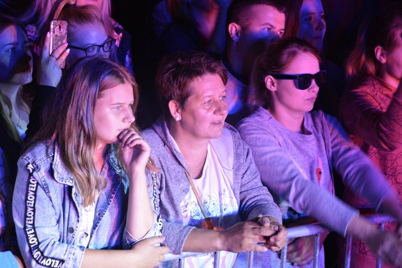 „Noc z gwiazdami pod gwiazdami” w Szarłacie: Koncert grupy Bayera i oświadczyny [ZDJĘCIA] - zdjęcie #14 - eOstroleka.pl