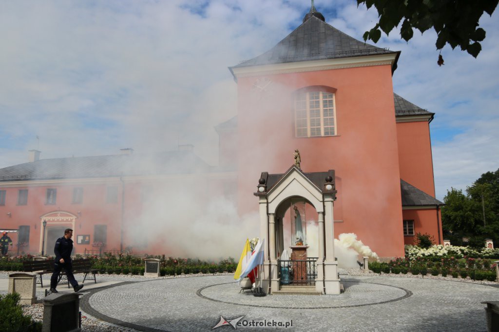 Strażacka akcja w sanktuarium św. Antoniego Padewskiego w Ostrołęce [24.07.2019] - zdjęcie #21 - eOstroleka.pl