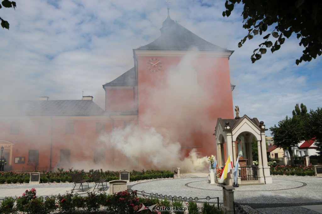 Strażacka akcja w sanktuarium św. Antoniego Padewskiego w Ostrołęce [24.07.2019] - zdjęcie #25 - eOstroleka.pl
