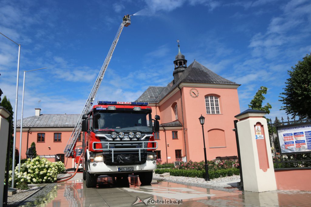 Strażacka akcja w sanktuarium św. Antoniego Padewskiego w Ostrołęce [24.07.2019] - zdjęcie #35 - eOstroleka.pl