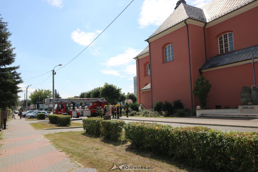 Strażacka akcja w sanktuarium św. Antoniego Padewskiego w Ostrołęce [24.07.2019] - zdjęcie #26 - eOstroleka.pl