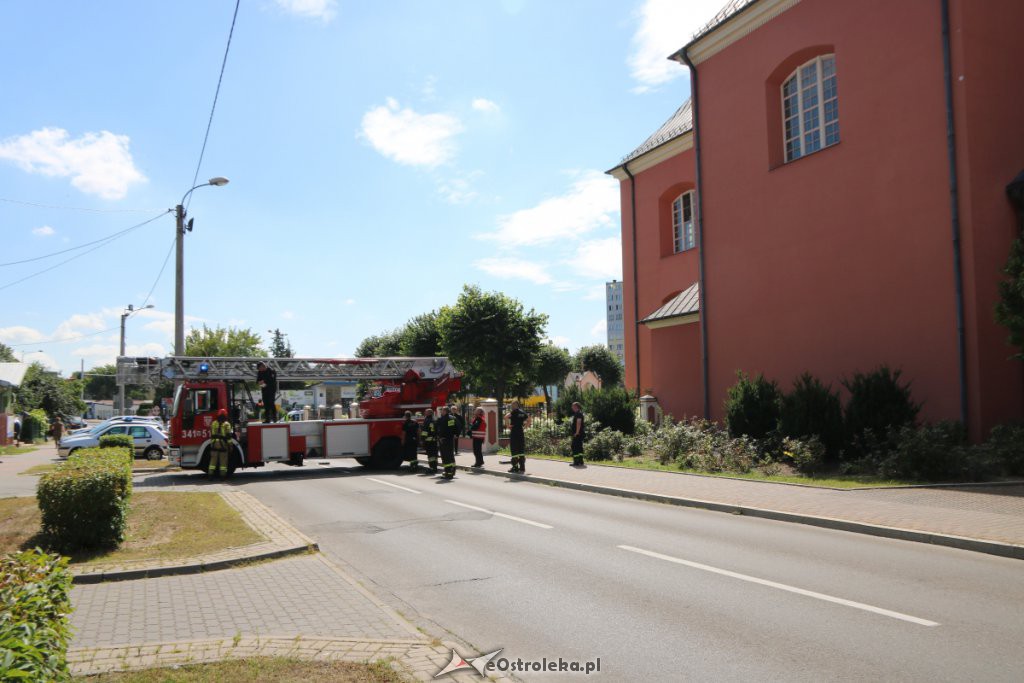 Strażacka akcja w sanktuarium św. Antoniego Padewskiego w Ostrołęce [24.07.2019] - zdjęcie #24 - eOstroleka.pl