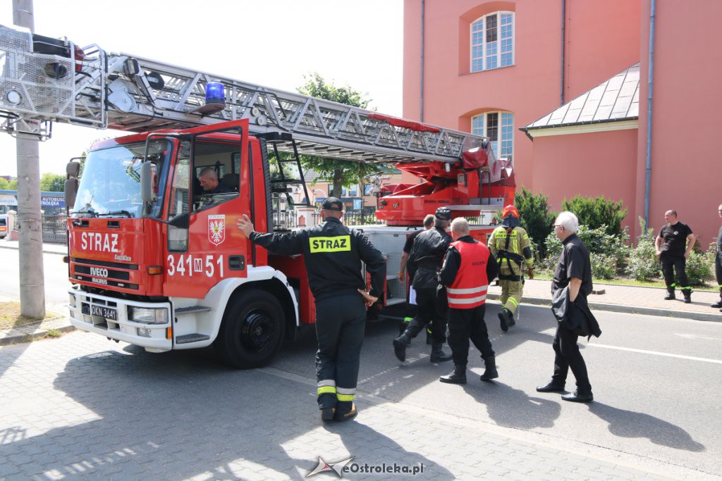 Strażacka akcja w sanktuarium św. Antoniego Padewskiego w Ostrołęce [24.07.2019] - zdjęcie #20 - eOstroleka.pl