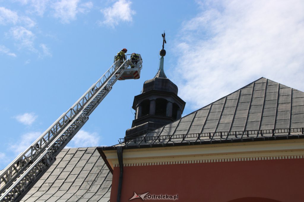Strażacka akcja w sanktuarium św. Antoniego Padewskiego w Ostrołęce [24.07.2019] - zdjęcie #2 - eOstroleka.pl