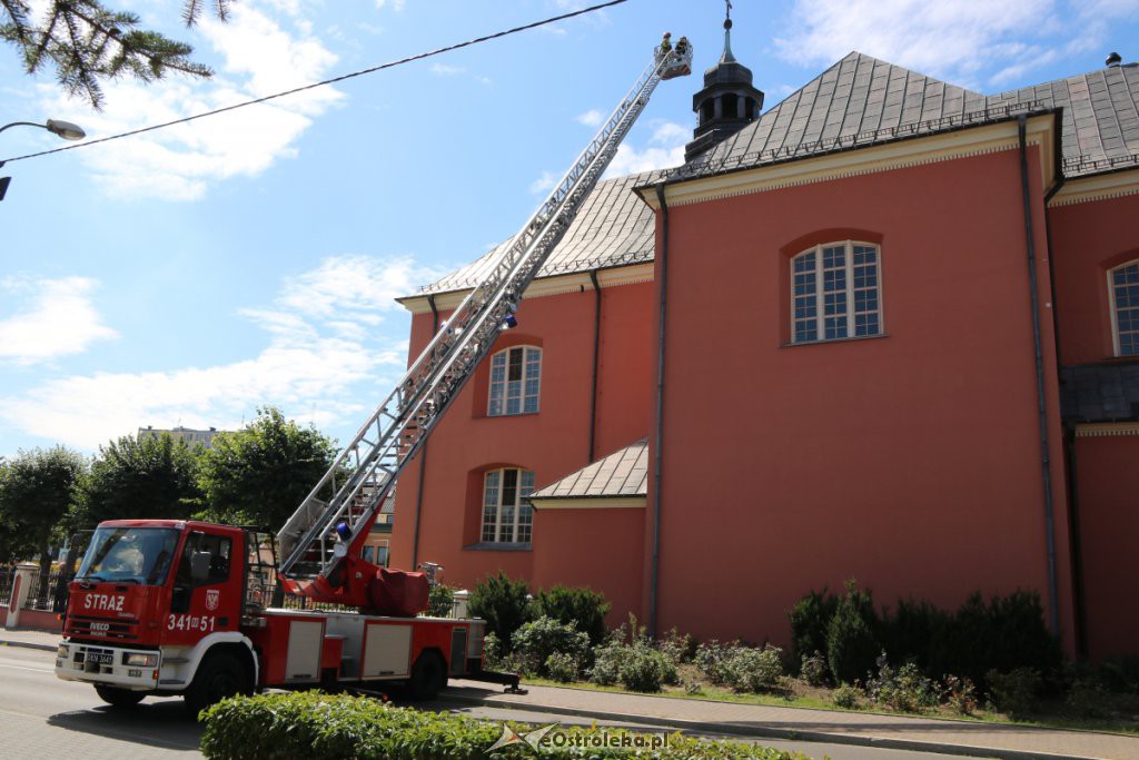 Strażacka akcja w sanktuarium św. Antoniego Padewskiego w Ostrołęce [24.07.2019] - zdjęcie #1 - eOstroleka.pl