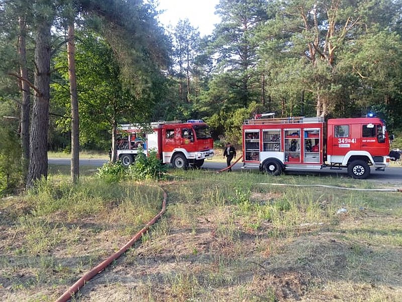 Pożar w Chudku. W akcji gaśniczej strażacy ochotnicy z Dylewa i Gleby [29.07.2019] - zdjęcie #2 - eOstroleka.pl