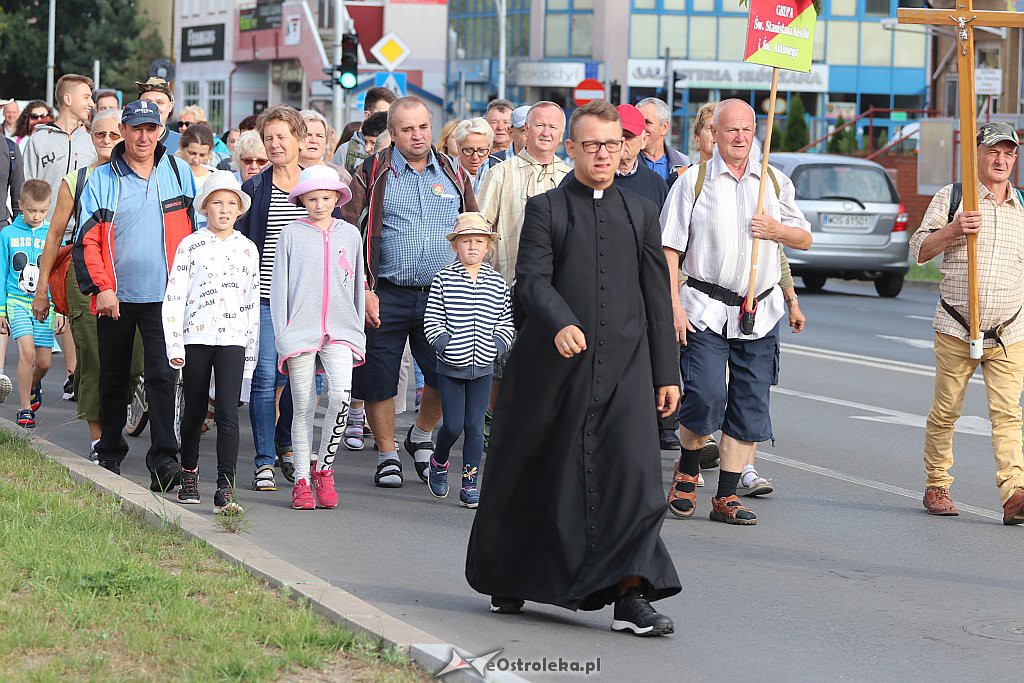 Piesza Pielgrzymka Łomżyńska na Jasną Górę 2019 [01.08.2019] - zdjęcie #35 - eOstroleka.pl