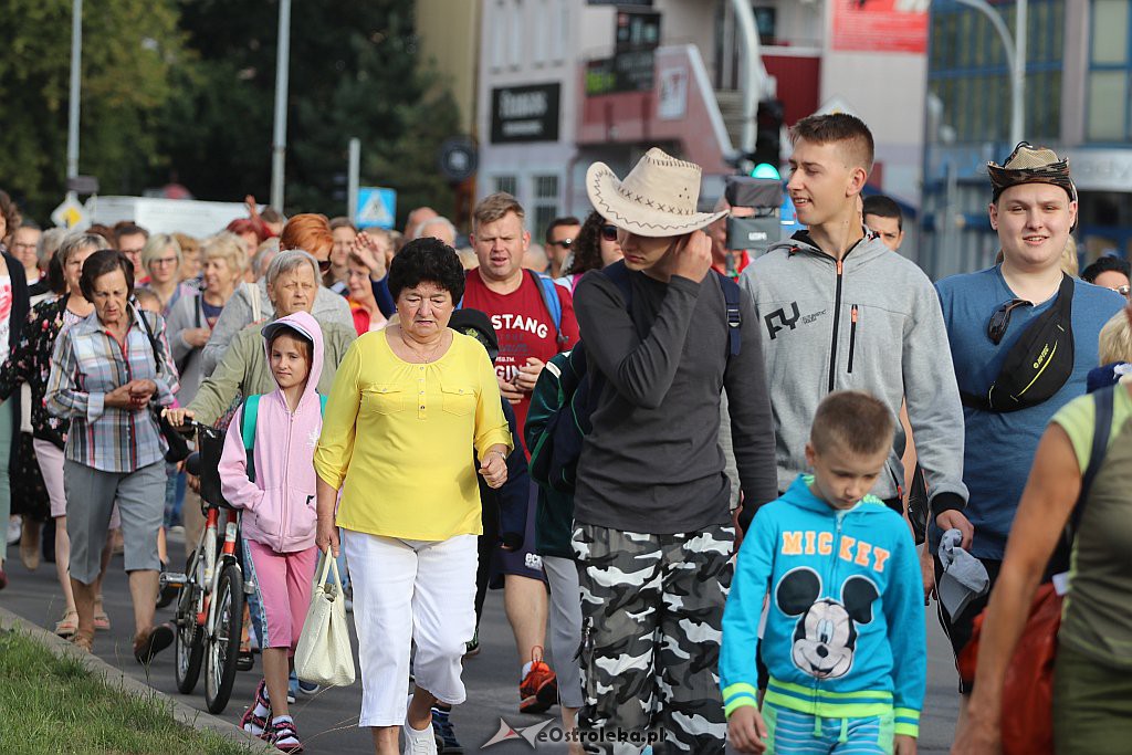 Piesza Pielgrzymka Łomżyńska na Jasną Górę 2019 [01.08.2019] - zdjęcie #41 - eOstroleka.pl