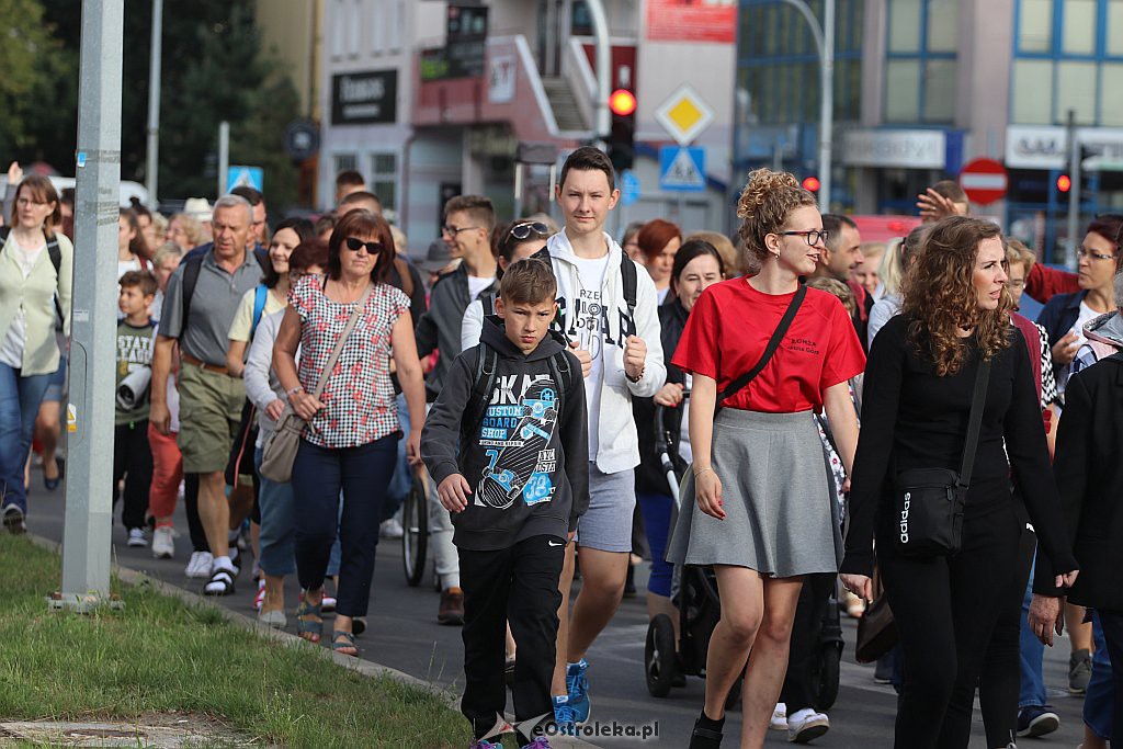Piesza Pielgrzymka Łomżyńska na Jasną Górę 2019 [01.08.2019] - zdjęcie #39 - eOstroleka.pl