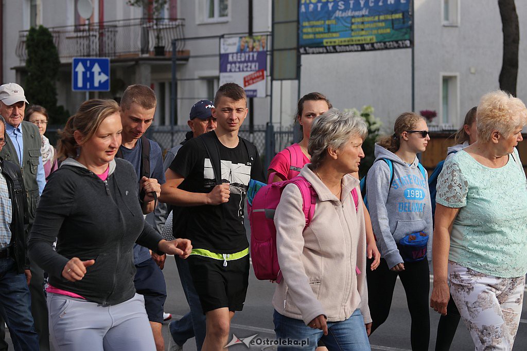 Piesza Pielgrzymka Łomżyńska na Jasną Górę 2019 [01.08.2019] - zdjęcie #14 - eOstroleka.pl