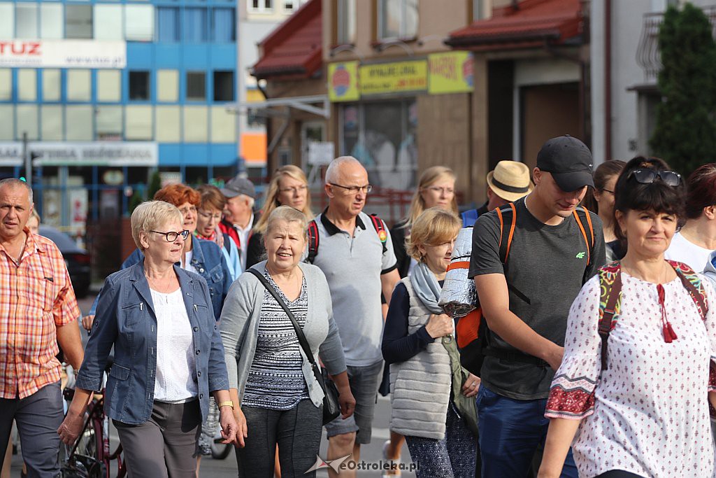 Piesza Pielgrzymka Łomżyńska na Jasną Górę 2019 [01.08.2019] - zdjęcie #4 - eOstroleka.pl