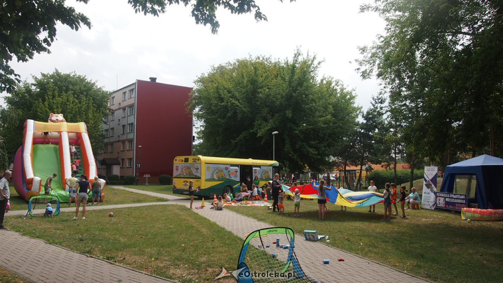 Radosny Świetlicobus na terenie OSM [09.08.2019] - zdjęcie #2 - eOstroleka.pl