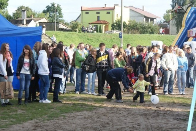 Rodzinny Festyn na Zakończenie Wakacji (29.08.2010) - zdjęcie #122 - eOstroleka.pl