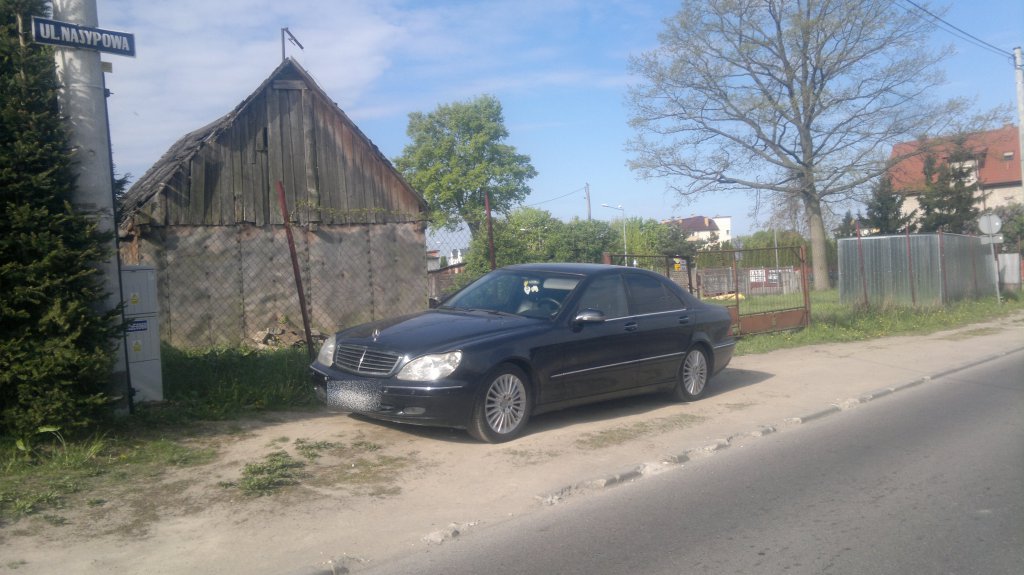 Interwencja Czytelnika: Parkowanie przy ul. Nasypowej [13.08.2019] - zdjęcie #3 - eOstroleka.pl