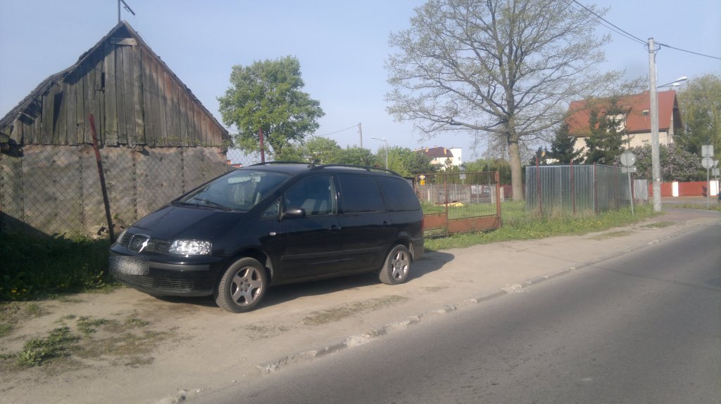 Interwencja Czytelnika: Parkowanie przy ul. Nasypowej [13.08.2019] - zdjęcie #4 - eOstroleka.pl