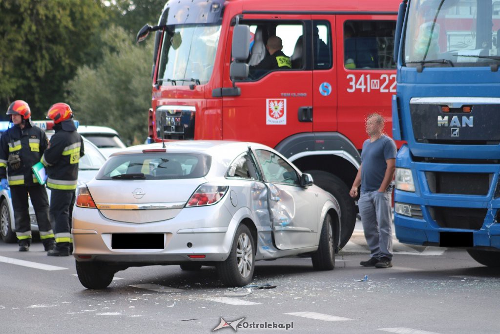 Wypadek na Alei Wojska Polskiego [22.08.2019] - zdjęcie #9 - eOstroleka.pl