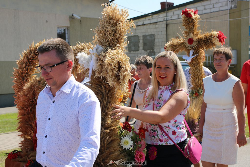 Dożynki parafialno-gminno-powiatowe. Tak się bawią w Olszewo-Borkach [24.08.2019 - zdjęcie #16 - eOstroleka.pl