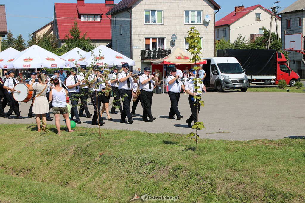 Dożynki parafialno-gminno-powiatowe. Tak się bawią w Olszewo-Borkach [24.08.2019 - zdjęcie #37 - eOstroleka.pl