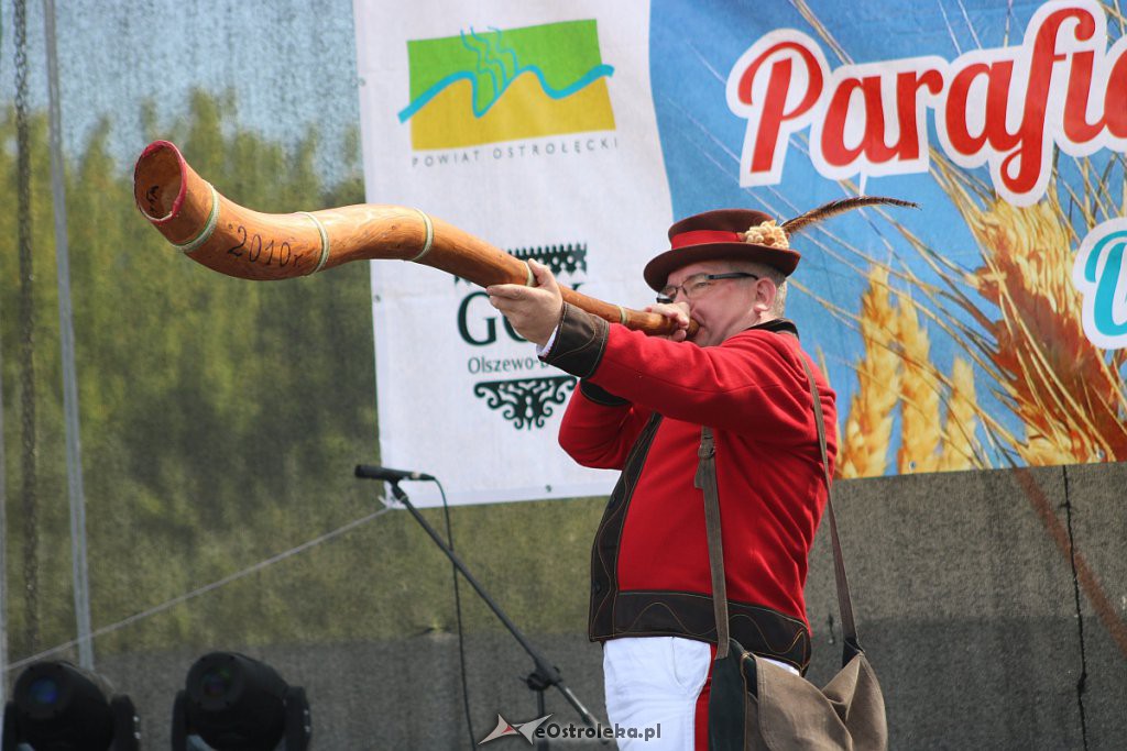 Dożynki parafialno-gminno-powiatowe. Tak się bawią w Olszewo-Borkach [24.08.2019 - zdjęcie #74 - eOstroleka.pl