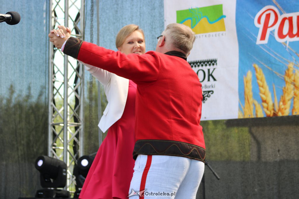 Dożynki parafialno-gminno-powiatowe. Tak się bawią w Olszewo-Borkach [24.08.2019 - zdjęcie #69 - eOstroleka.pl