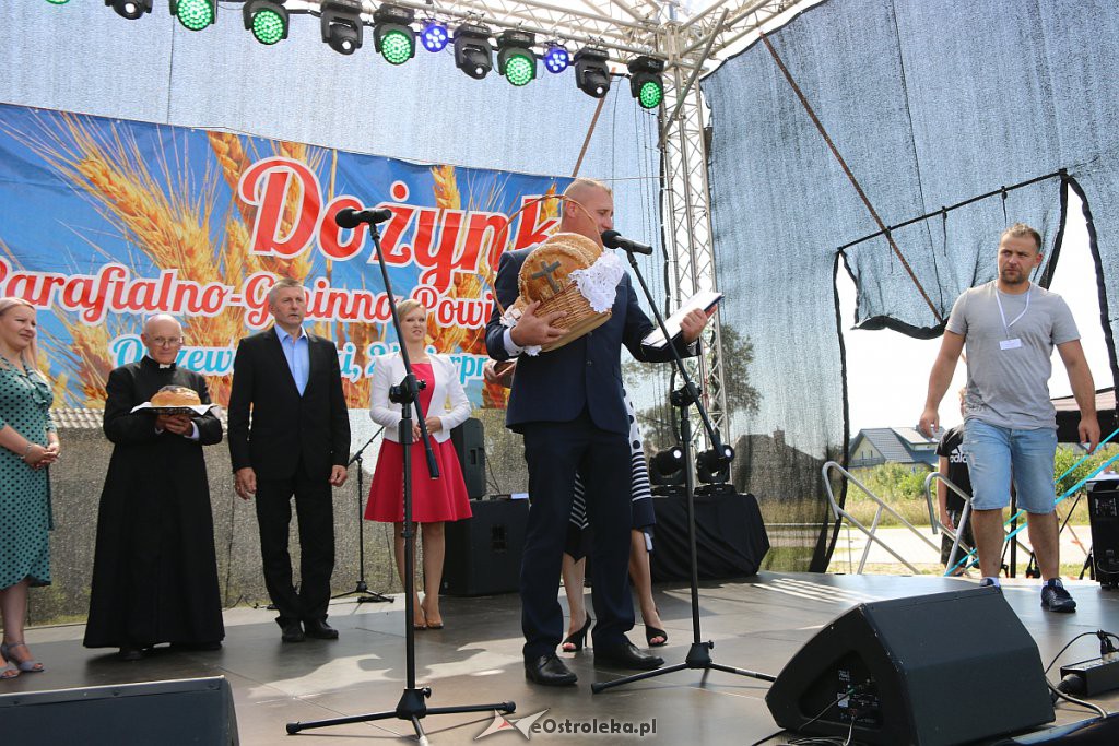 Dożynki parafialno-gminno-powiatowe. Tak się bawią w Olszewo-Borkach [24.08.2019 - zdjęcie #65 - eOstroleka.pl