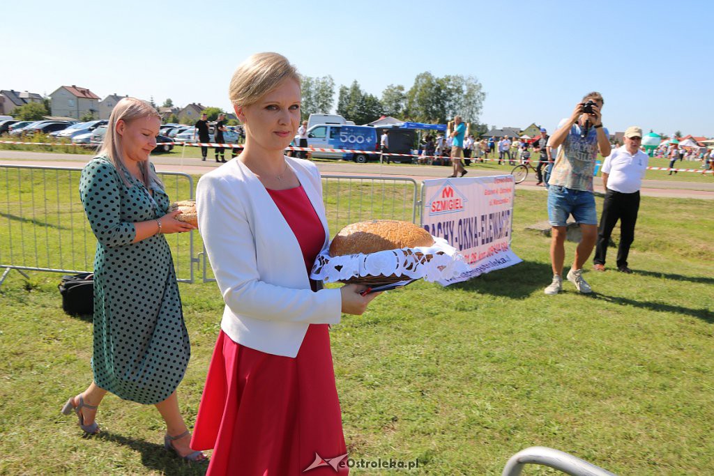Dożynki parafialno-gminno-powiatowe. Tak się bawią w Olszewo-Borkach [24.08.2019 - zdjęcie #58 - eOstroleka.pl