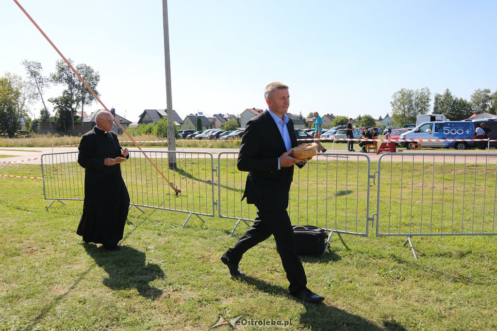 Dożynki parafialno-gminno-powiatowe. Tak się bawią w Olszewo-Borkach [24.08.2019 - zdjęcie #56 - eOstroleka.pl