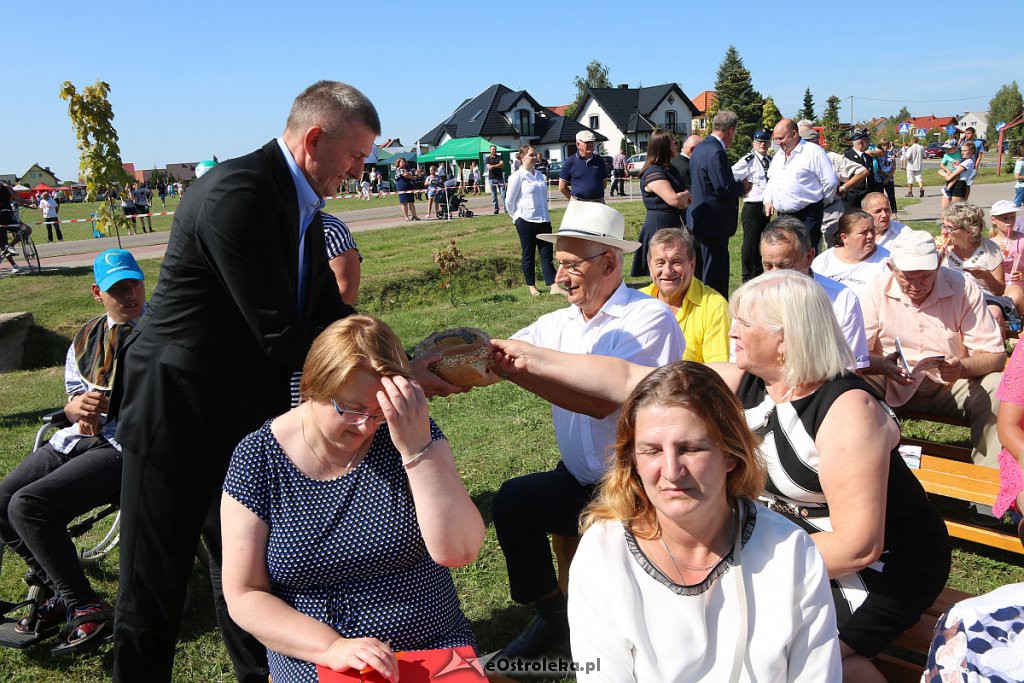 Dożynki parafialno-gminno-powiatowe. Tak się bawią w Olszewo-Borkach [24.08.2019 - zdjęcie #54 - eOstroleka.pl